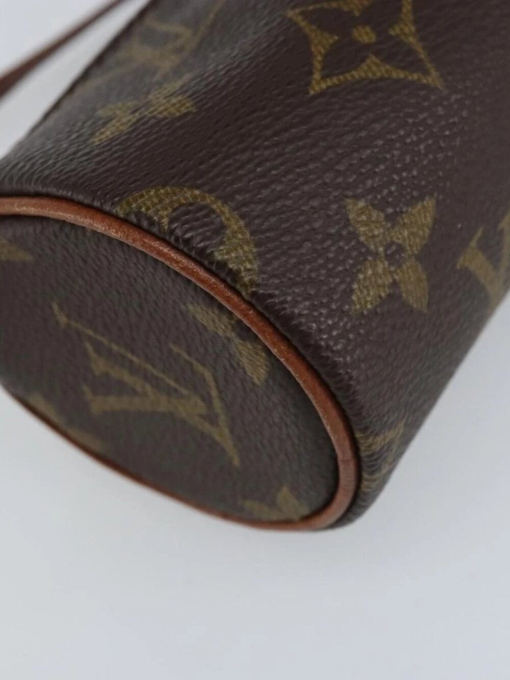 LOUIS VUITTON Monogram Papillon Pouch LV Auth 171476V - Picture 4 of 16